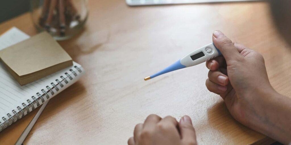 Thermomètre symptothermique pour suivre la température basale après ovulation